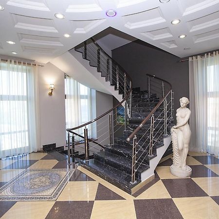 Golden Seconds Hotel Ереван Екстериор снимка