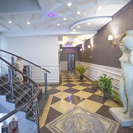 Golden Seconds Hotel Ереван Екстериор снимка