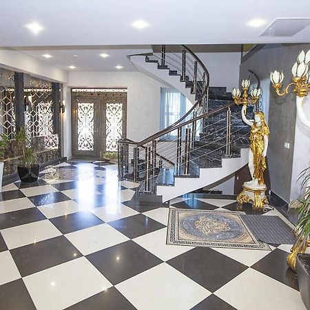 Golden Seconds Hotel Ереван Екстериор снимка