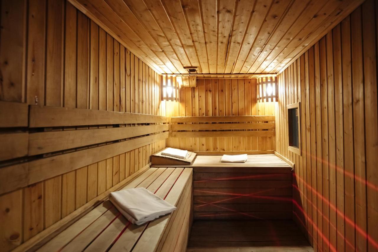 Golden Seconds Hotel Ереван Екстериор снимка