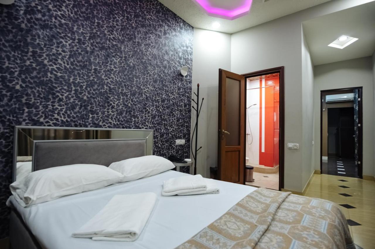 Golden Seconds Hotel Ереван Екстериор снимка