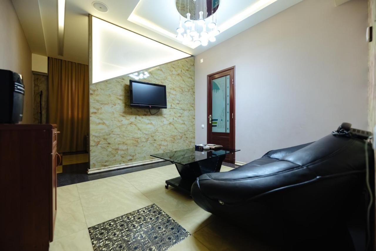 Golden Seconds Hotel Ереван Екстериор снимка