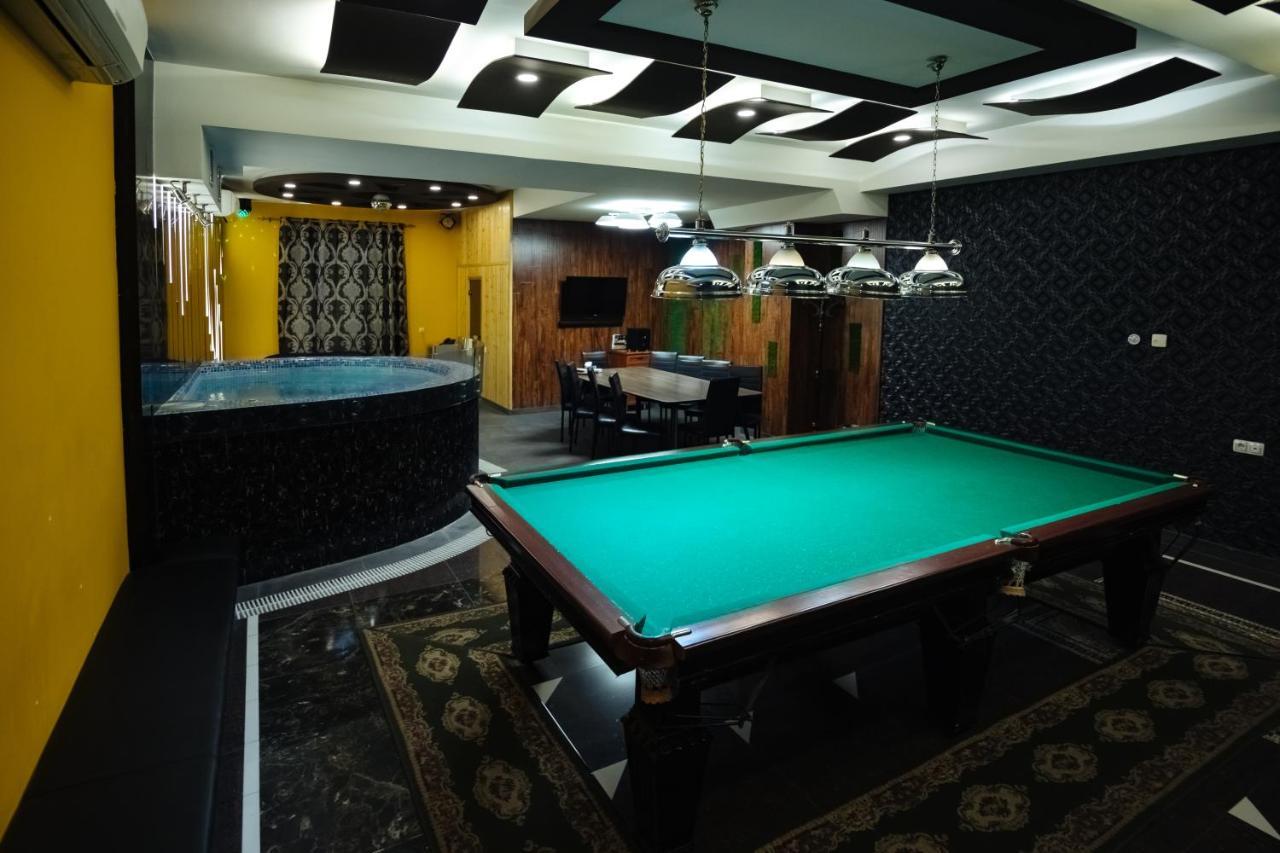 Golden Seconds Hotel Ереван Екстериор снимка