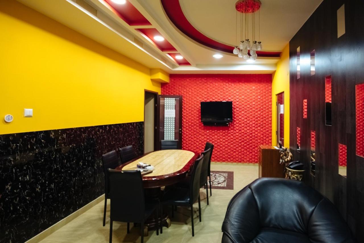 Golden Seconds Hotel Ереван Екстериор снимка