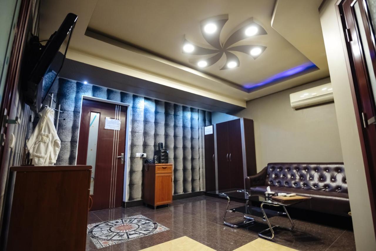 Golden Seconds Hotel Ереван Екстериор снимка