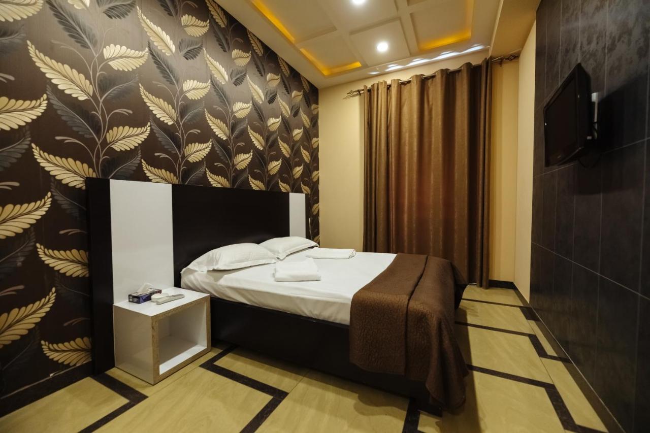 Golden Seconds Hotel Ереван Екстериор снимка