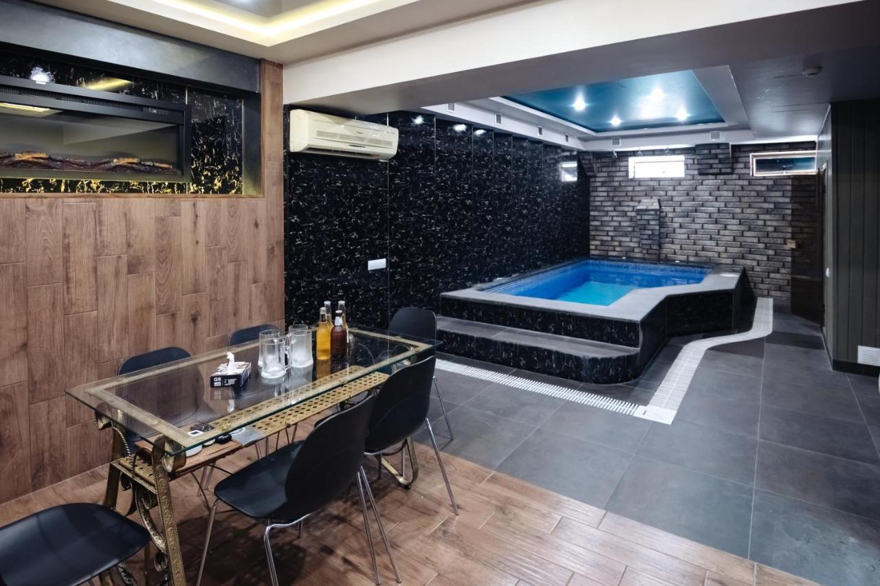Golden Seconds Hotel Ереван Екстериор снимка