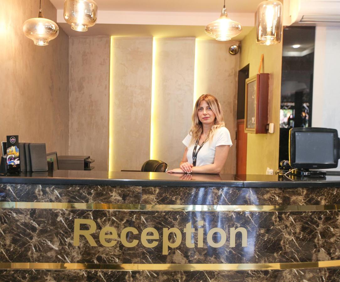 Golden Seconds Hotel Ереван Екстериор снимка