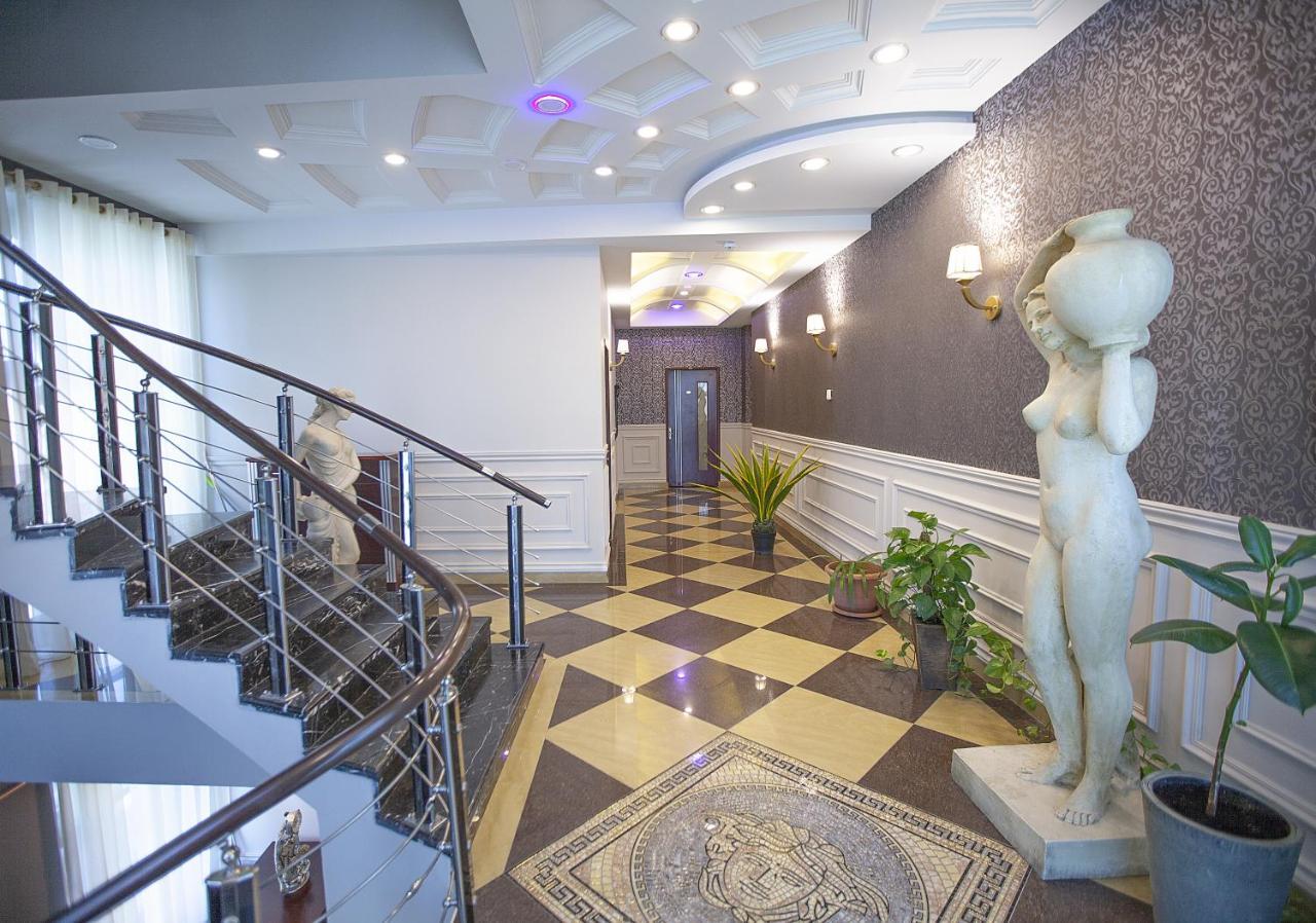 Golden Seconds Hotel Ереван Екстериор снимка