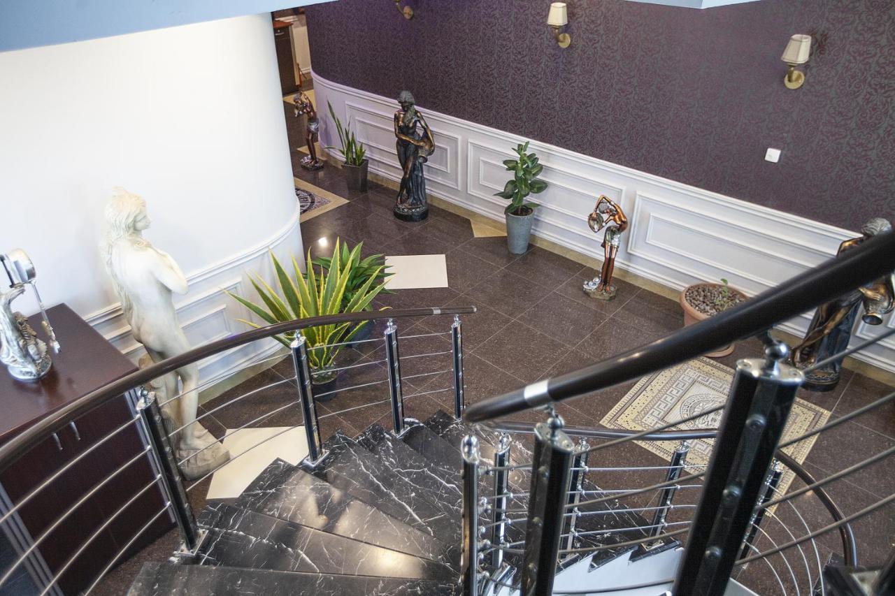 Golden Seconds Hotel Ереван Екстериор снимка