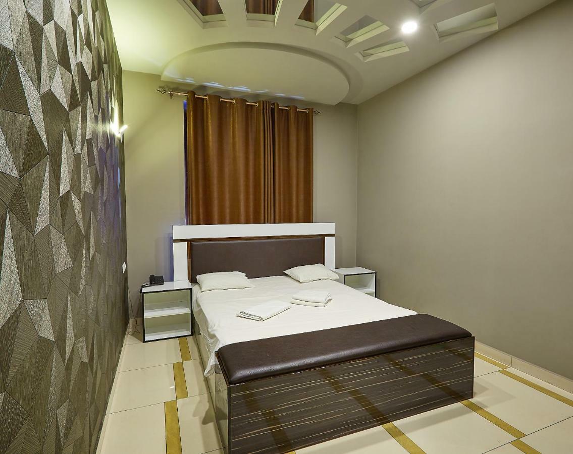 Golden Seconds Hotel Ереван Екстериор снимка